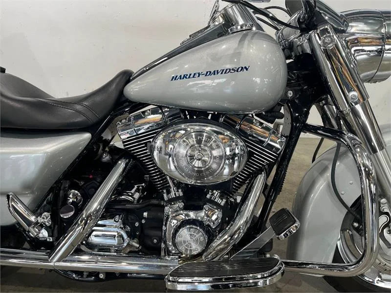 Harley-Davidson Road King – Vista 27