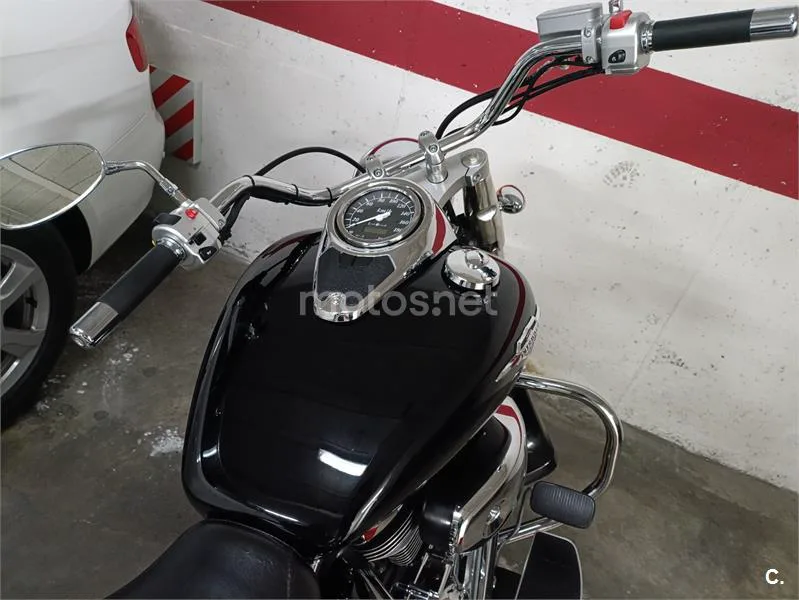 Suzuki Intruder C800 – Vista 3