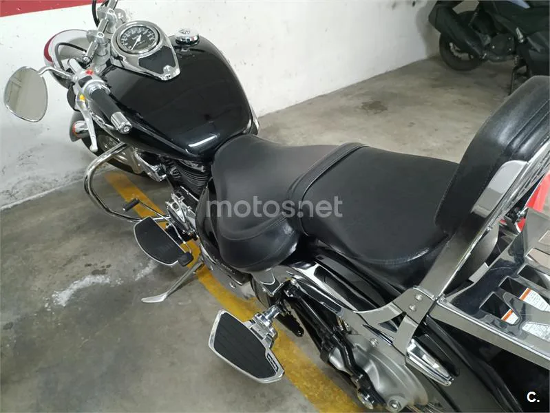Suzuki Intruder C800 – Vista 7