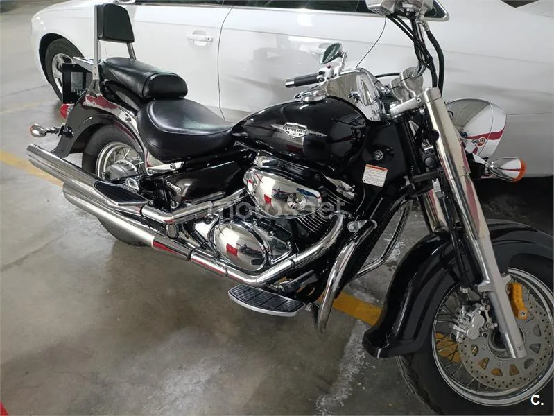 Suzuki Intruder C800 – Vista 8