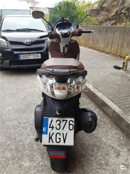 Piaggio Beverly 300 – Vista 3