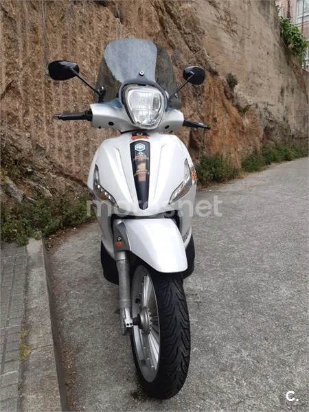 Piaggio Beverly 300 – Vista 10