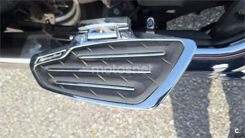 Kawasaki VN 900 Classic – Vista 8