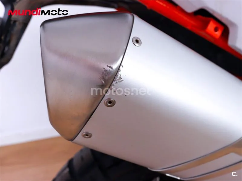 KTM 890 – Vista 14