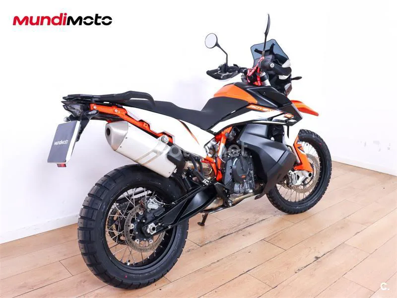 KTM 890 – Vista 3