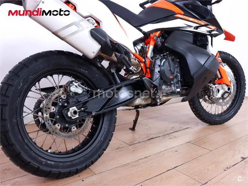 KTM 890 – Vista 4