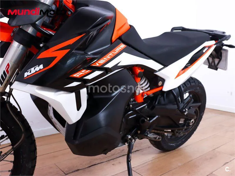 KTM 890 – Vista 10