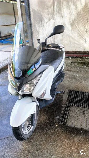 Suzuki Burgman 200 – Vista 2