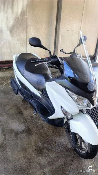 Suzuki Burgman 200 – Vista 3