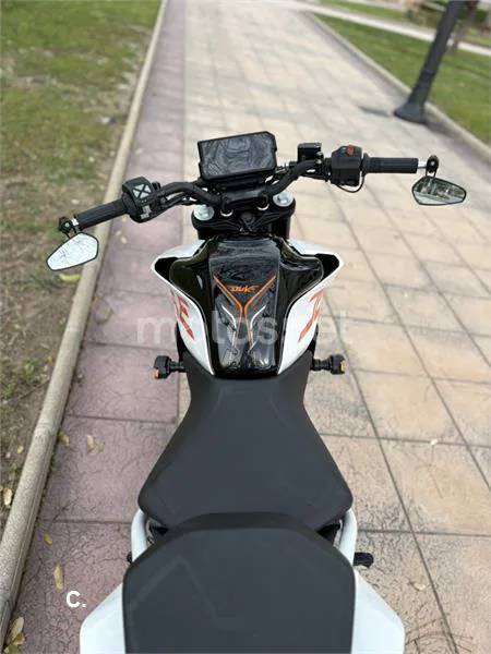 KTM 390 – Vista 4