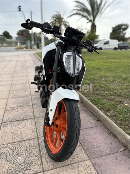 KTM 390 – Vista 5