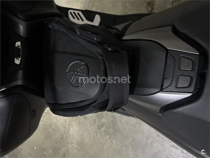 Yamaha TMAX 560 – Vista 3