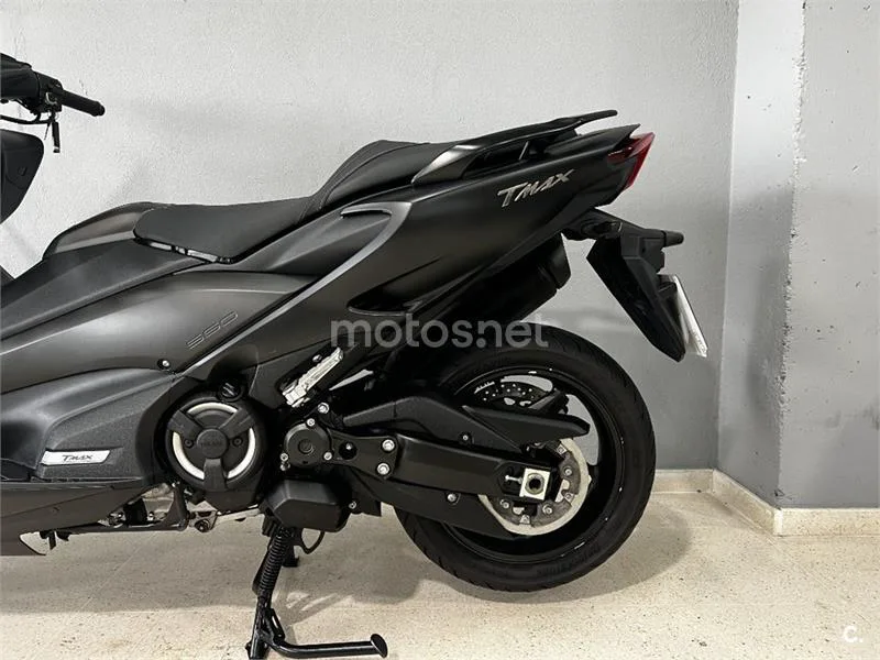 Yamaha TMAX 560 – Vista 4
