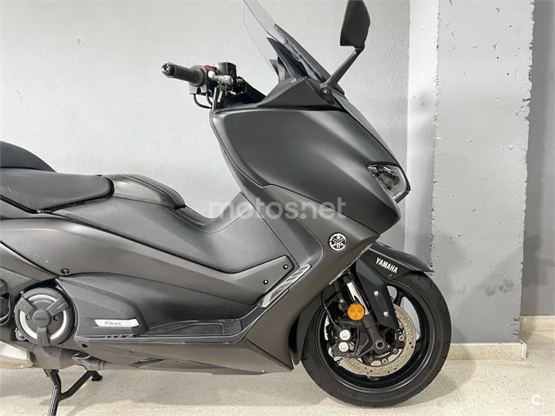 Yamaha TMAX 560 – Vista 9