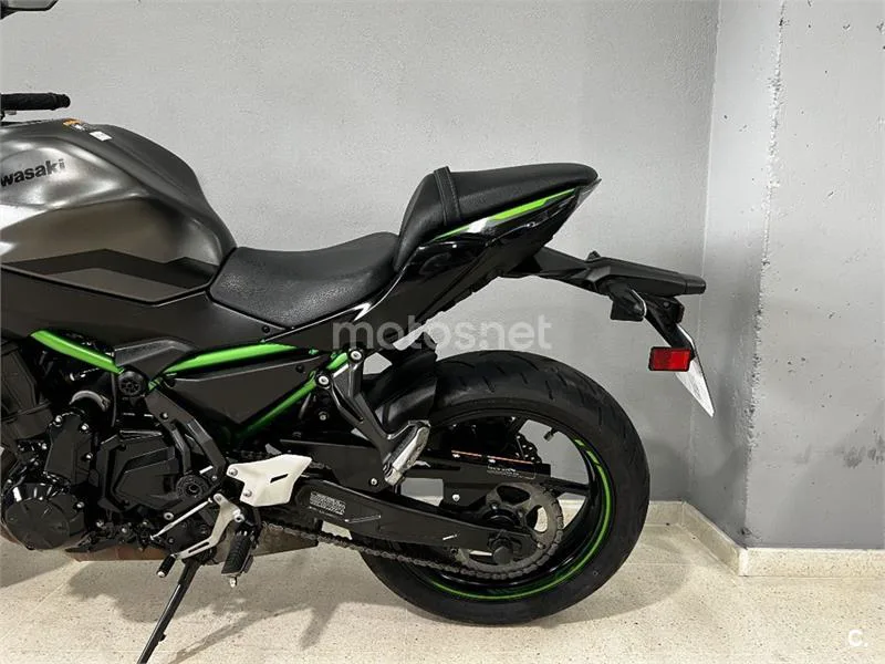Kawasaki Z650 – Vista 7
