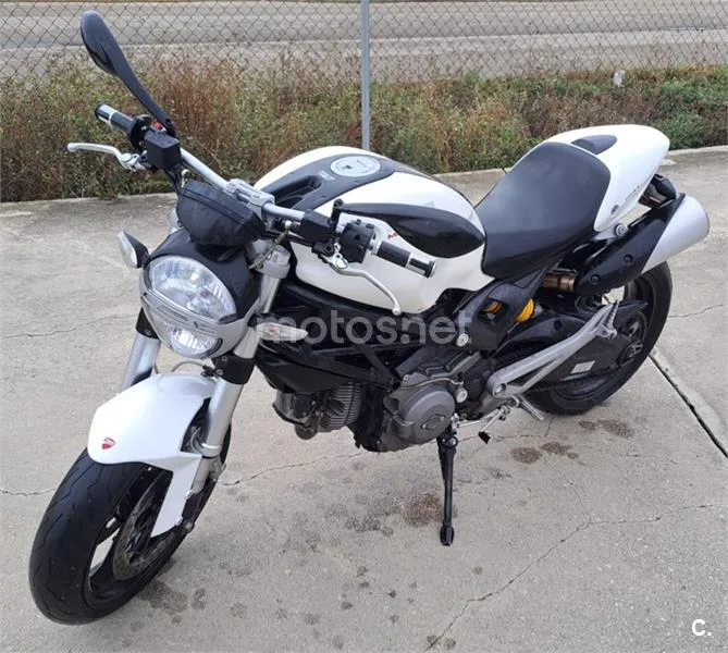 Ducati Monster 696 – Vista 4
