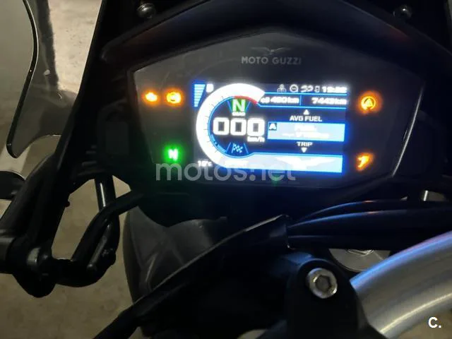 Moto Guzzi V 85 TT – Vista 4