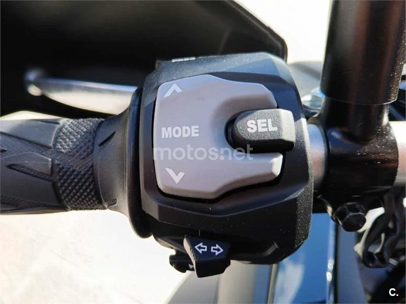 Suzuki V-Strom 650 – Vista 11