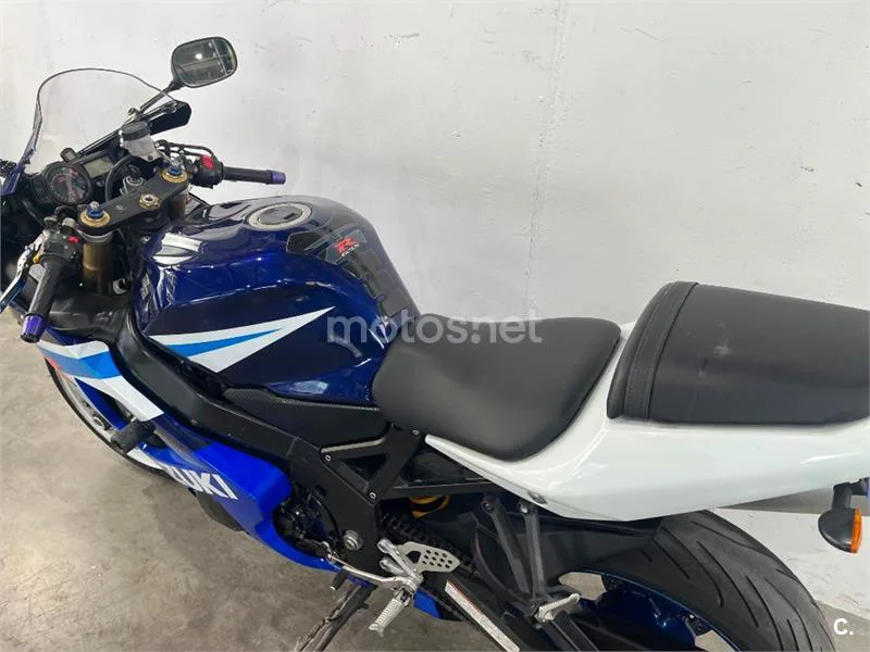 Suzuki GSX-R600 – Vista 19