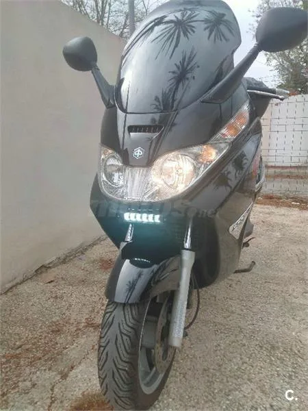 Piaggio X8 200 – Vista 3