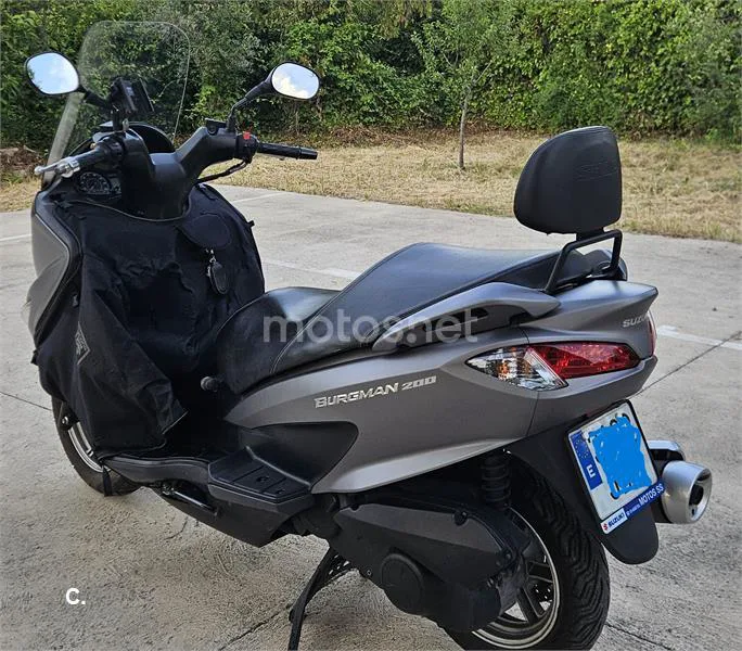 Suzuki Burgman 200 – Vista 4