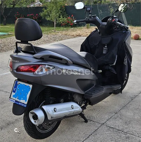 Suzuki Burgman 200 – Vista 5