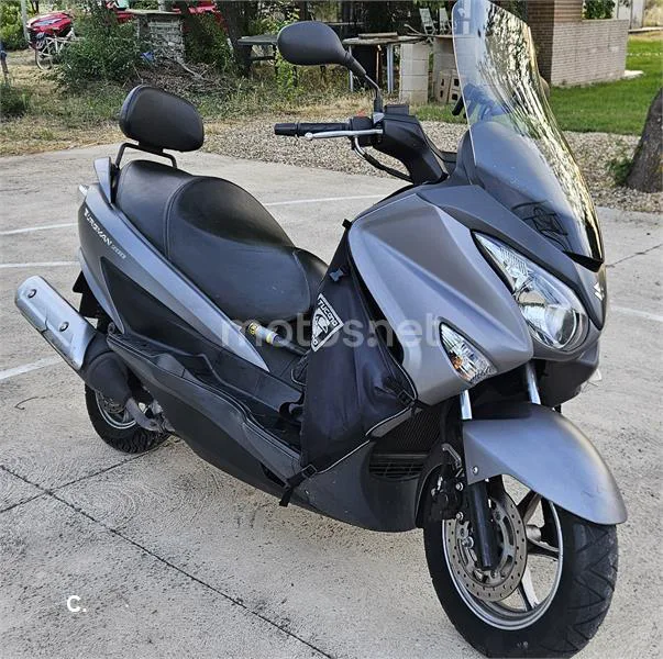 Suzuki Burgman 200 – Vista 6