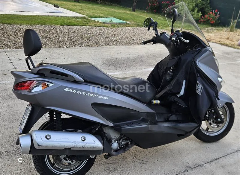 Suzuki Burgman 200 – Vista 8