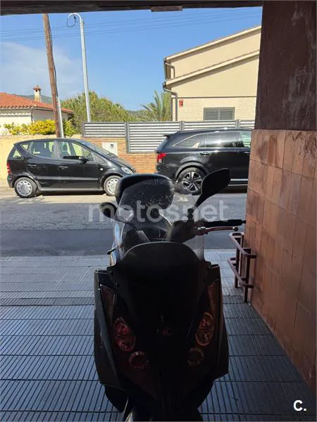 Kymco Super Dink 300i – Vista 3