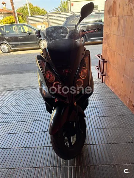 Kymco Super Dink 300i – Vista 4