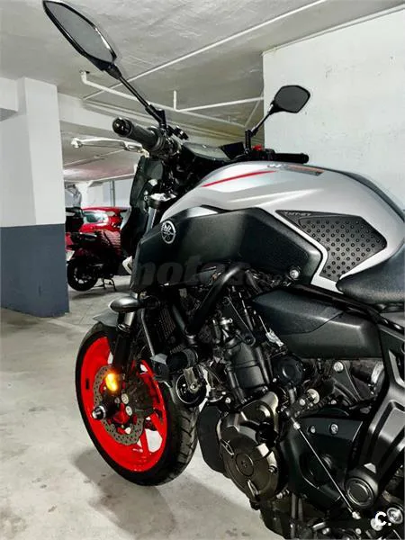 Yamaha MT-07 – Vista 6