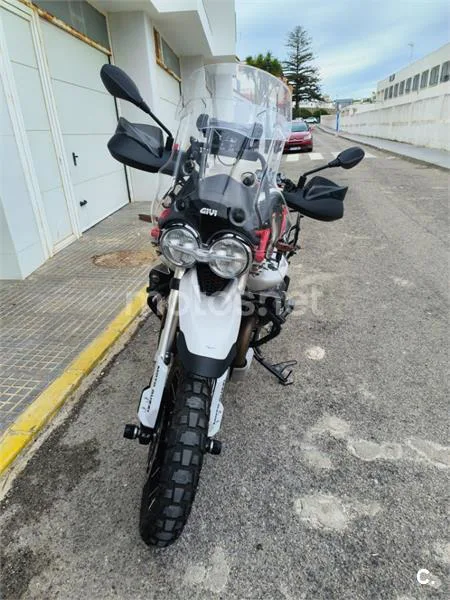 Moto Guzzi V85 TT – Vista 12