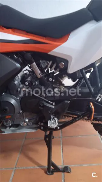 KTM 890 – Vista 2