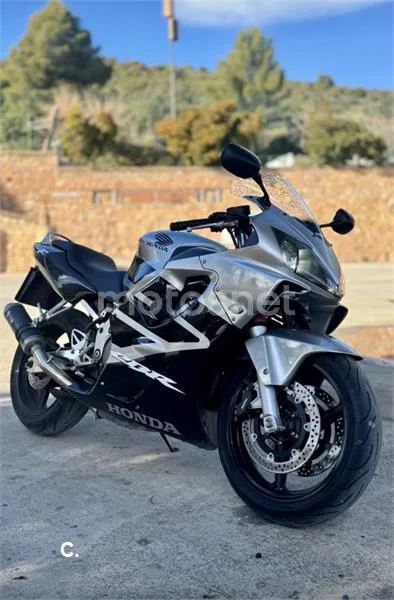 Honda CBR 600F – Vista 3
