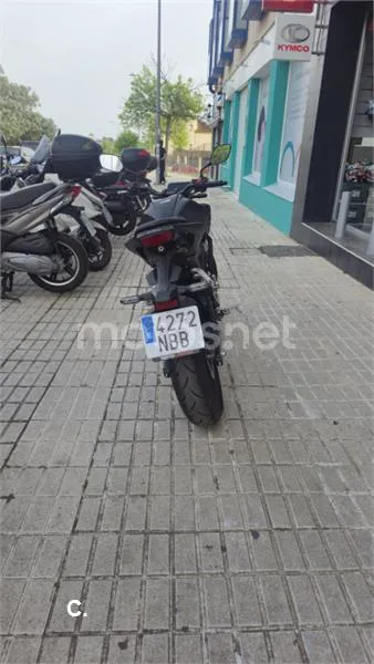 Honda CB 125 R – Vista 4