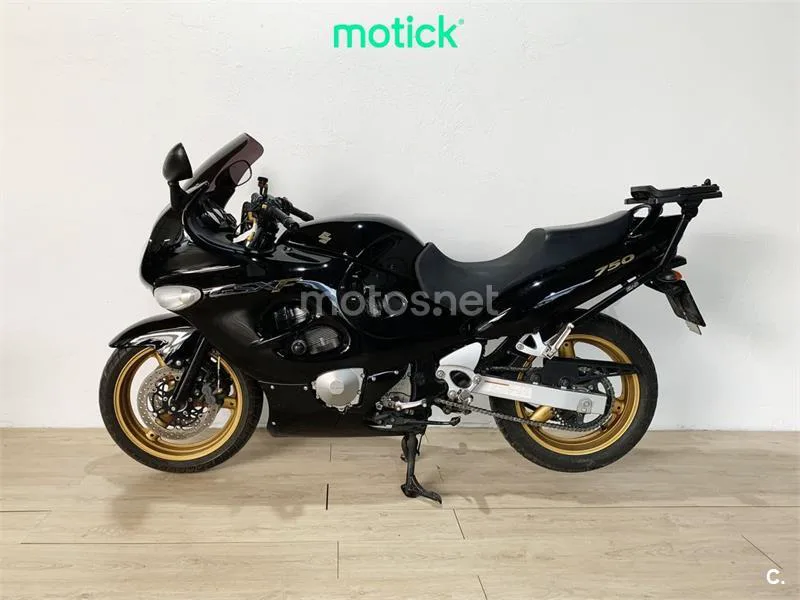 Suzuki GSX 750F – Vista 5