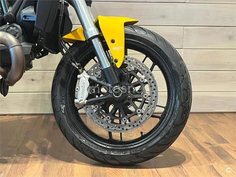Ducati Monster 821 – Vista 9