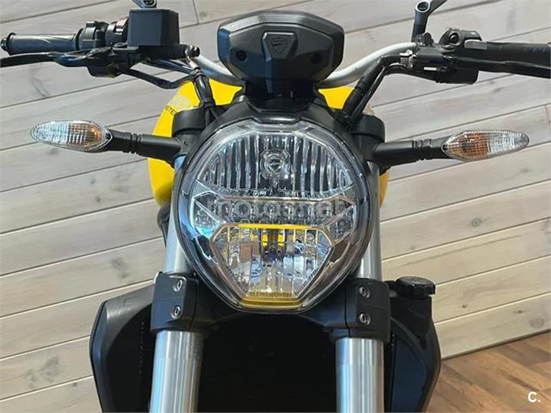 Ducati Monster 821 – Vista 10