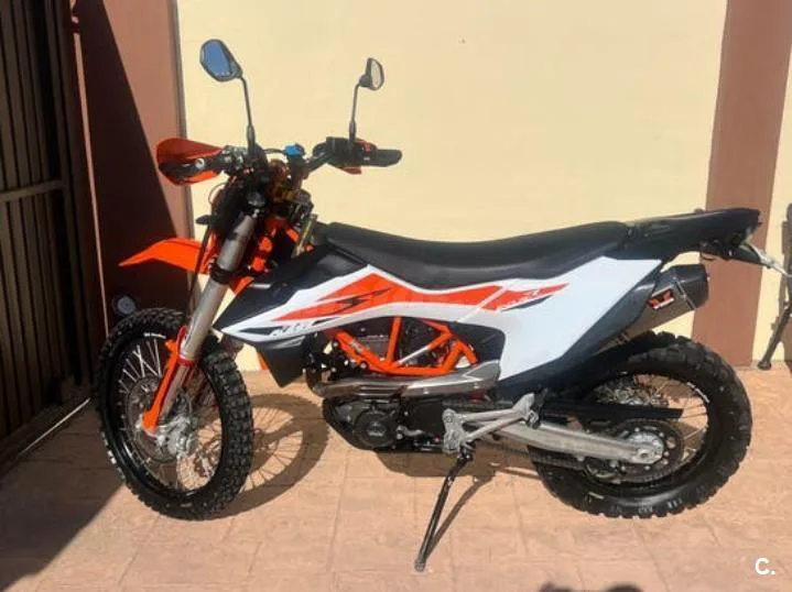KTM 690 Enduro R – Vista 2