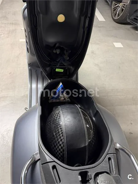 Vespa GTS 300 ie Super – Vista 8