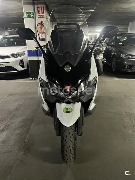 SYM MAXSYM TL 500 – Vista 12