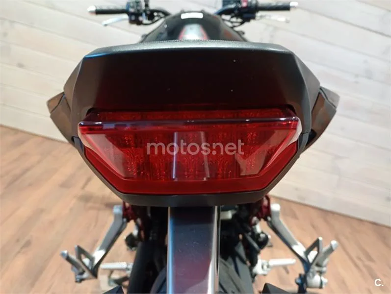 Honda CB 750 Hornet – Vista 6