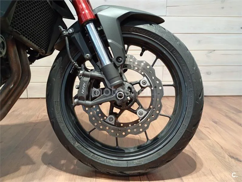 Honda CB 750 Hornet – Vista 9