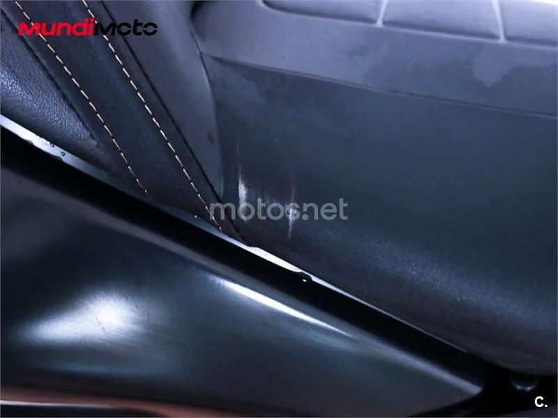 Yamaha TMAX 530 – Vista 18