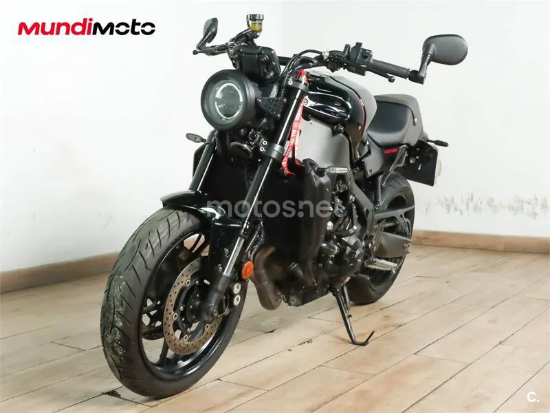 Yamaha XSR 900 – Vista 7