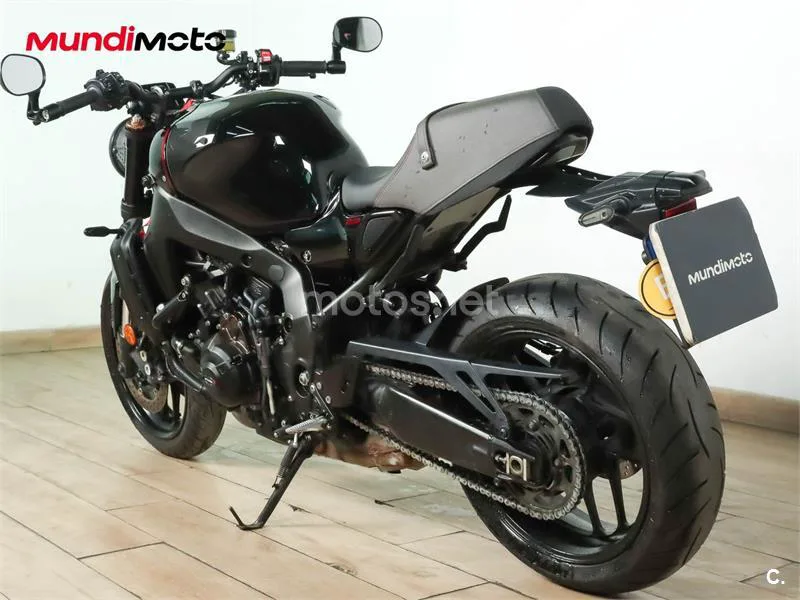 Yamaha XSR 900 – Vista 8
