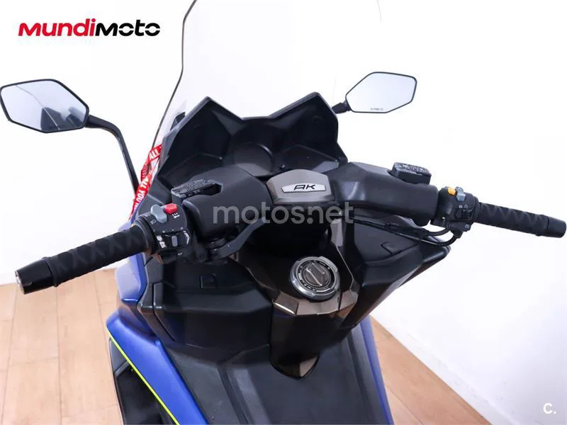 Kymco AK 550 – Vista 11