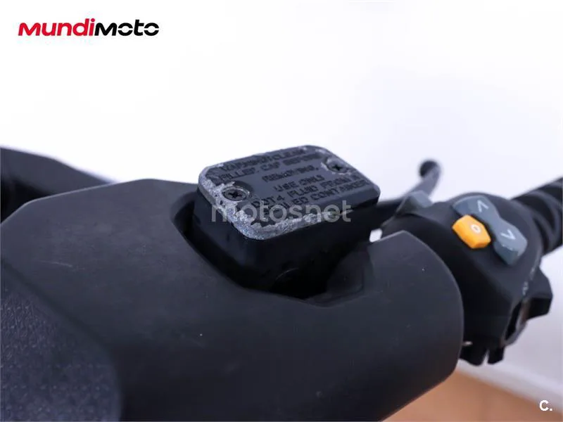 Kymco AK 550 – Vista 23