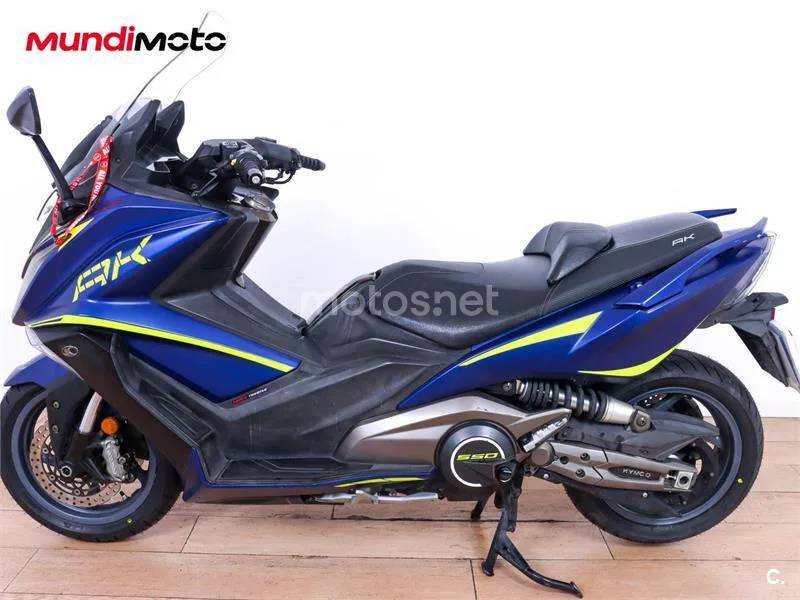Kymco AK 550 – Vista 6