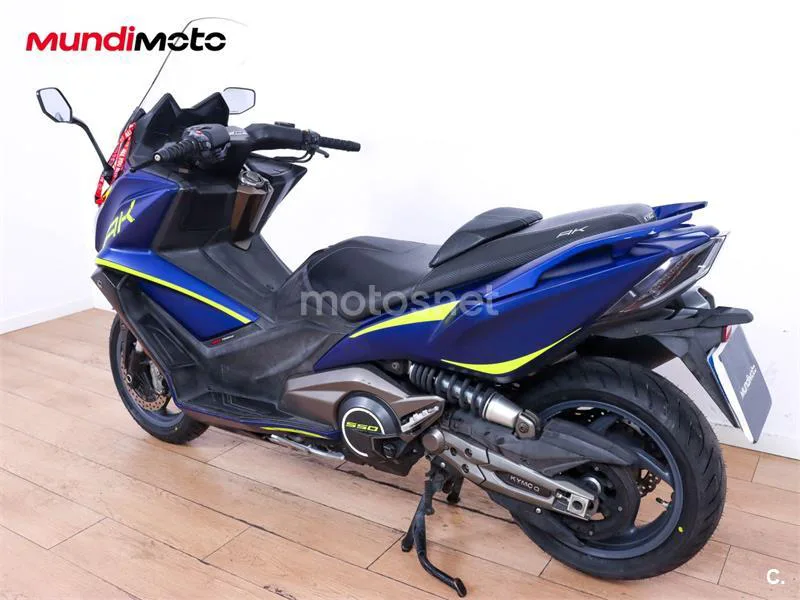 Kymco AK 550 – Vista 8